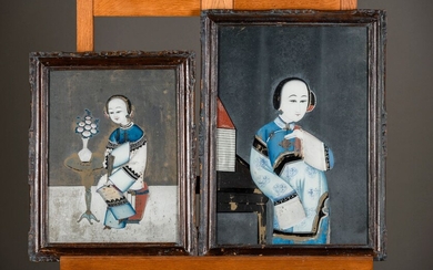 Deux églomisés 'dames', Chine 19ième siècle (40x30cm) et (50x35cm) (*)