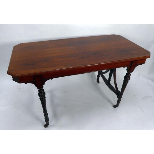 EARLY NINETEENTH CENTURY ROSEWOOD CENTRE TABLE, the canted o...
