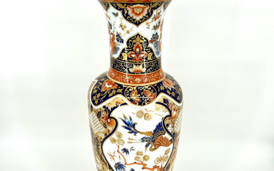 EXCLUSIVE COLLECTION: KAISER PORCELAIN - YOKOHAMA SERIES - FLOOR AND COLLECTOR VASE WITH POLYCHROME ASIAN DECOR - EXCELLENT PRODUCTION IN GERMANY AROUND 1970.