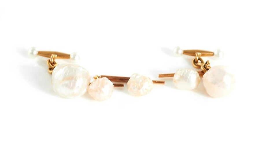Gentlemen's Baroque pearl and gold studs and cufflinks (5pcs)