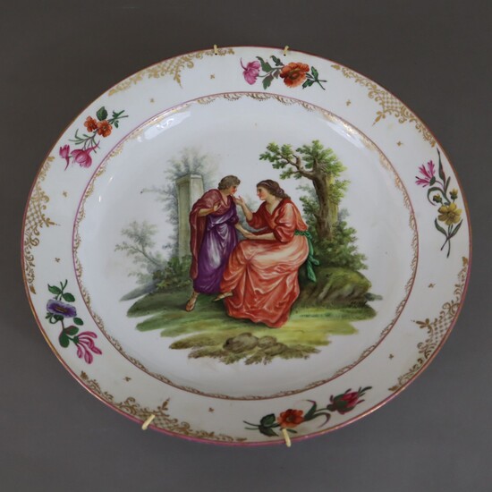 Grande assiette - Meissen, période des boutons (1850-1924), porcelaine, ronde, assiette moulée, peinture polychrome dans...