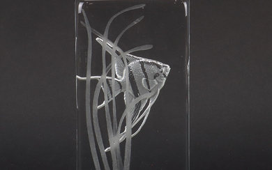 KJELL ENGMAN. Glass block with fish, signed.