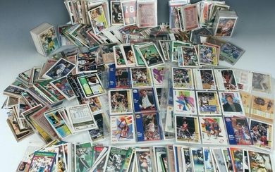 LARGE LOT OF SPORTS TRADING CARDS
