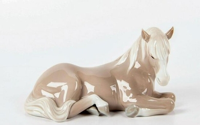 Little Horse Resting 1001203 - Lladro Porcelain
