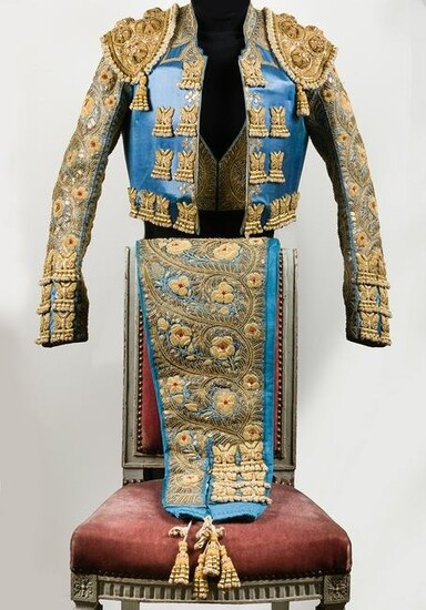 Manolete's bullfighter's costume in purisima and gold