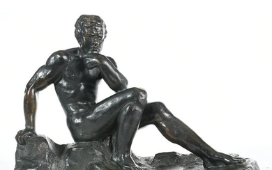OULINE Alexandre. (1918-1940). « Le penseur assis sur son rocher ». Bronze à patine brune...