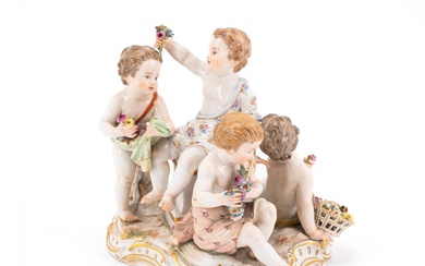 PORCELAIN ENSEMBLE WITH CUPIDS AS ALLEGORY OF THE SPRING