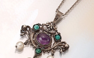 Pendant with amethyst, cultured pearls and agate...