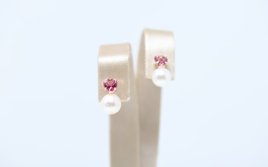 Pink Topaz / Pearl Stud Earring 14Kt.