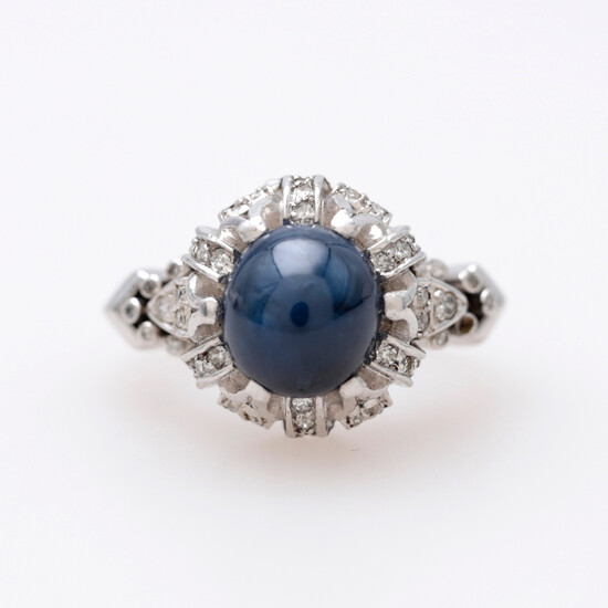 Sapphire and diamonds ring, early 20th Century.