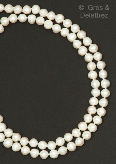 Sautoir composé d’un rang de perles de culture,... - Lot 466 - Gros & Delettrez