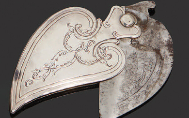 Small knife with a silver heart shaped system,...