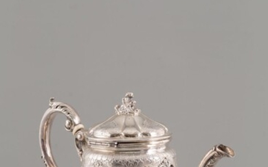 Teiera in argento 800 sbalzato e cesellato, gr. 1340...