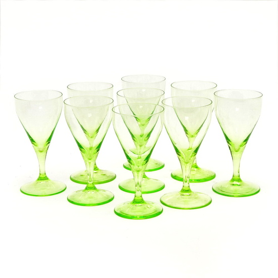 Uranium green white-wine glasses of drinking service "B"-flat...