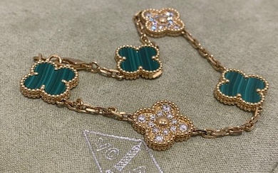 Van Cleef & Arpels Vintage Alhambra bracelet, 5 motifs. 18k yellow gold, Malachite, Diamonds.