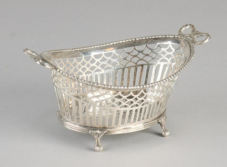 Very nice silver bonbon basket, 833/000, boat-shaped