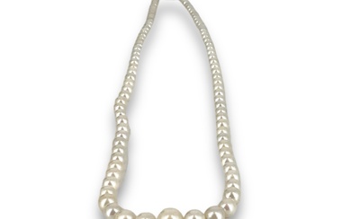 Vintage Cultured Pearl Necklace With a 14kt White Gold Fishhook Clasp Closure