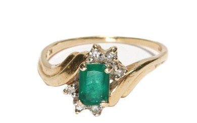 14k Yellow Gold Emerald and Diamond Ring, Size 7