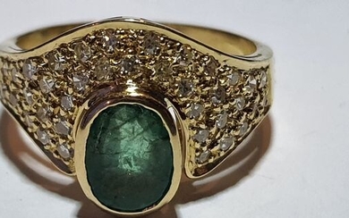 18 kt. Yellow gold - Ring - 1.20 ct Emerald - Diamonds