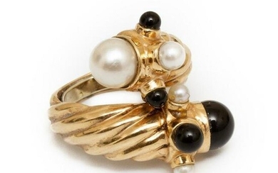 18K Gold Ring with Cultured Pearl and Black Onyx