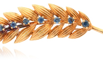 18K YELLOW GOLD AND SAPPHIRE LEAF BROOCH
