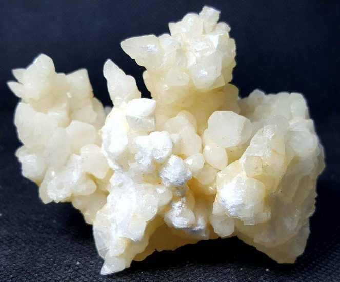 199 Grams Beautiful Stalactite Calcite Mineral 70X50X60