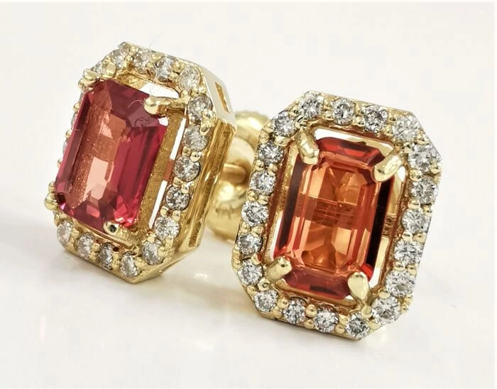 2.00 ct orange sapphire & 0.50 ct vvs diamonds designer halo stud earrings - 14 kt. Yellow gold - Earrings - 2.00 ct Sapphire - Diamonds