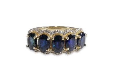 3.13ct Natural Dark Blue Sapphire And Diamonds Ring - 14 kt. Yellow gold - Ring - 3.13 ct Sapphire - Diamonds, no reserve