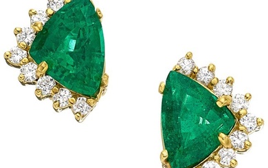 55167: Zambian Emerald, Diamond, Gold Earrings Stones