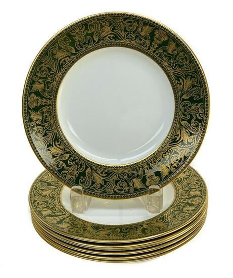 7 Wedgwood Porcelain Plates in Green Florentine circa