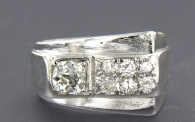 950 Pt Platinum - Ring - 0.90 ct Diamond