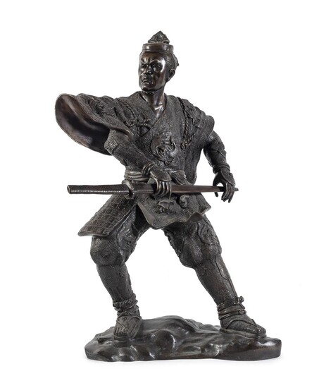 A BIG JAPANESE DECORATED BRONZE SCULPTURE OF SAMURAI EARLY 20TH CENTURY.