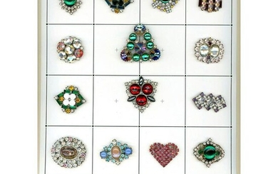A CARD OF DIVISION 3 ASSORTED COLOR PASTE JEWEL BUTTONS