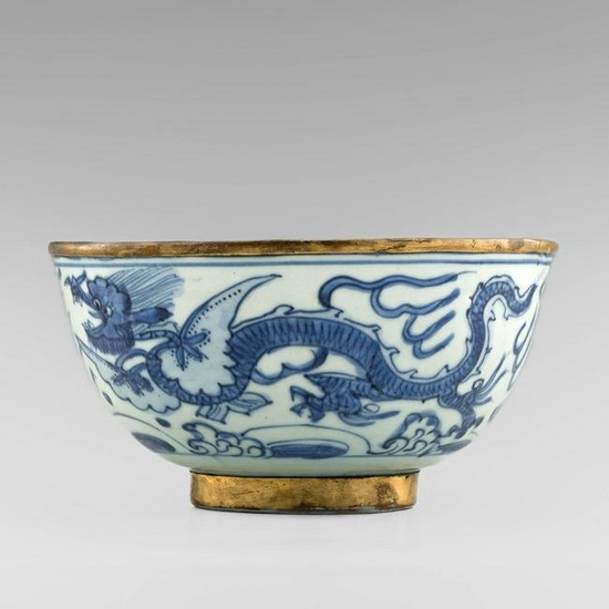 A Chinese blue and white dragon bowl, 16th century