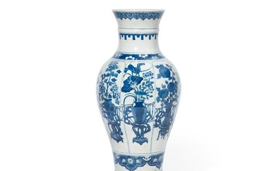 A Chinese blue and white porcelain baluster vase