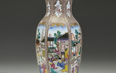 A Chinese export style hexagonal vase, 20th century