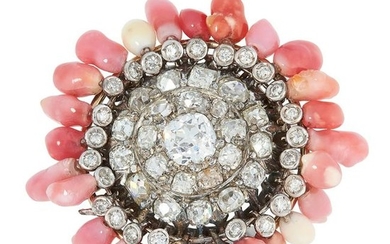 A DIAMOND AND CONCH PEARL RING comprising of concentric
