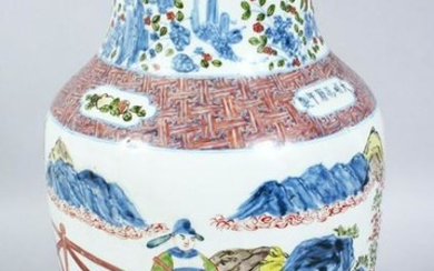 A GOOD CHINESE WUCAI DECORATED PORCELAIN VASE, the body