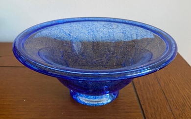 A Hoglund, New Zealand Art Glass Blue Bowl
