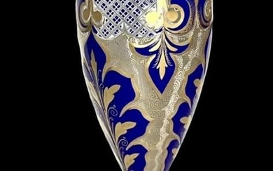 A LARGE 19TH C. MOSER OVERLAY GLASS VASE