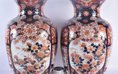 A LARGE PAIR OF 19TH CENTURY JAPANESE MEIJI PERIOD COUNTRY H...