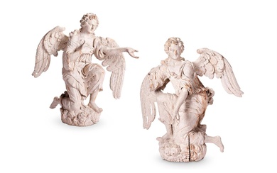 A LARGE PAIR OF CARVED WOOD FIGURES OF ANGELS CONTINENTAL, LATE 17TH/EARLY 18TH CENTURY