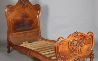A LATE 19TH/EARLY 20TH CENTURY FRENCH WALNUT SINGLE BEDSTEAD...
