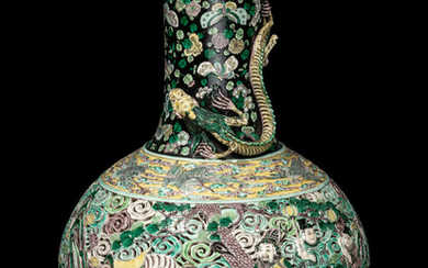 A Large Famille Verte Porcelain Reticulated Vase, Tianqiuping