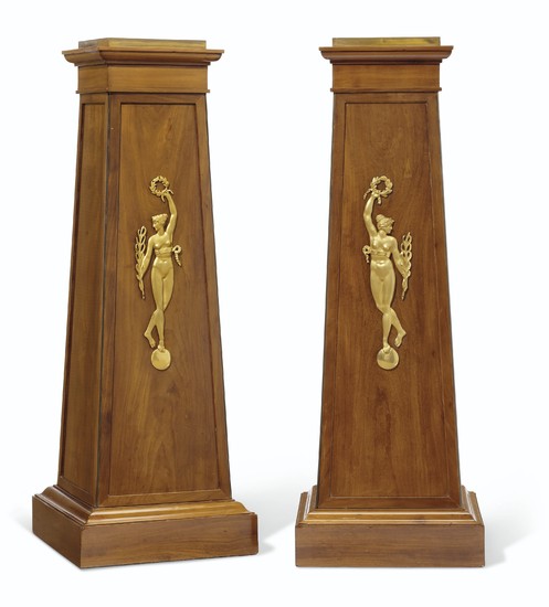 A PAIR OF FRENCH ORMOLU-MOUNTED MAHOGANY PEDESTALS, 20TH CENTURY