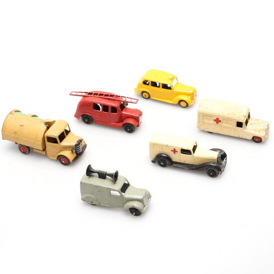 A QUANTITY OF MECCANO DINKY SERVICE VEHICLES.