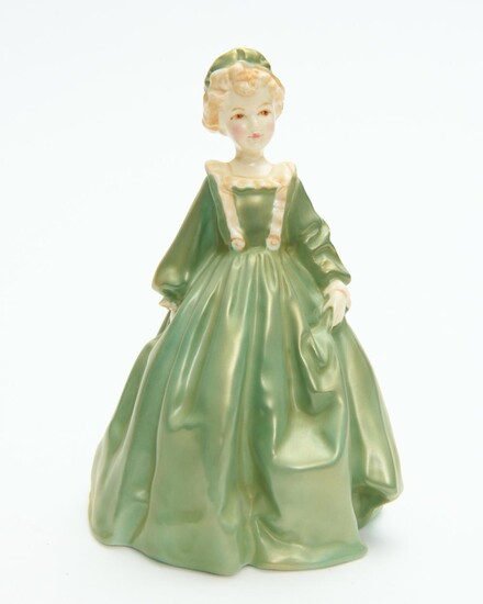 A ROYAL WORCESTER GRANDMOTHER'S DRESS FIGURE BY F C DOUGHTY, 17 CM HIGH, LEONARD JOEL LOCAL DELIVERY SIZE: SMALL