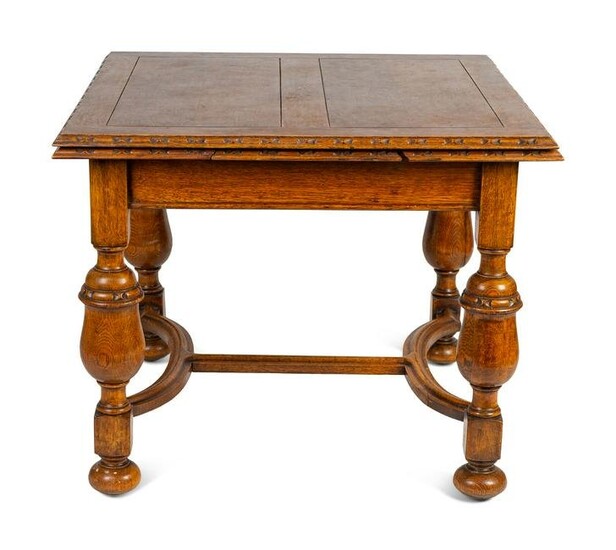 A William & Mary Style Oak Draw-Leaf Table Height 30 x