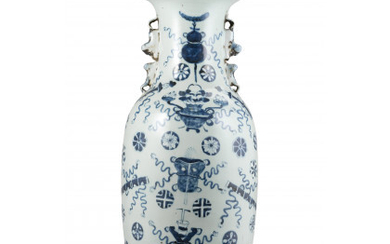 A celadon baluster vase with blue decoration, lions handles China, late 19th century (h. 58 cm.)