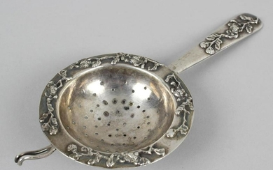 A group of Chinese export small silver items, to